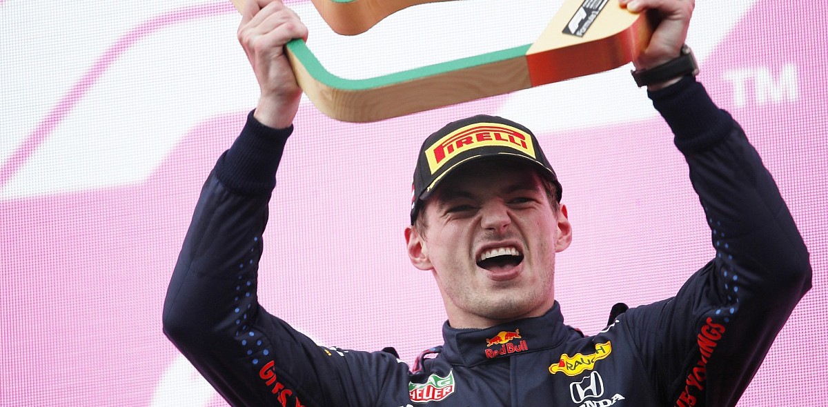 F1, Verstappen vince e convince. Ora Hamilton scivola a 18 punti