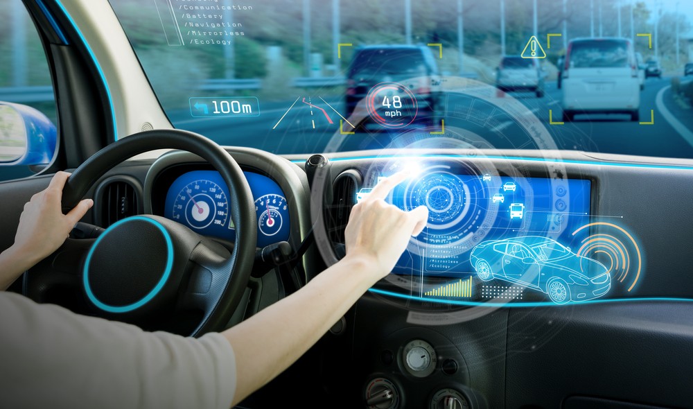 Auto nuove, tantissima tecnologia: ma i clienti la usano?